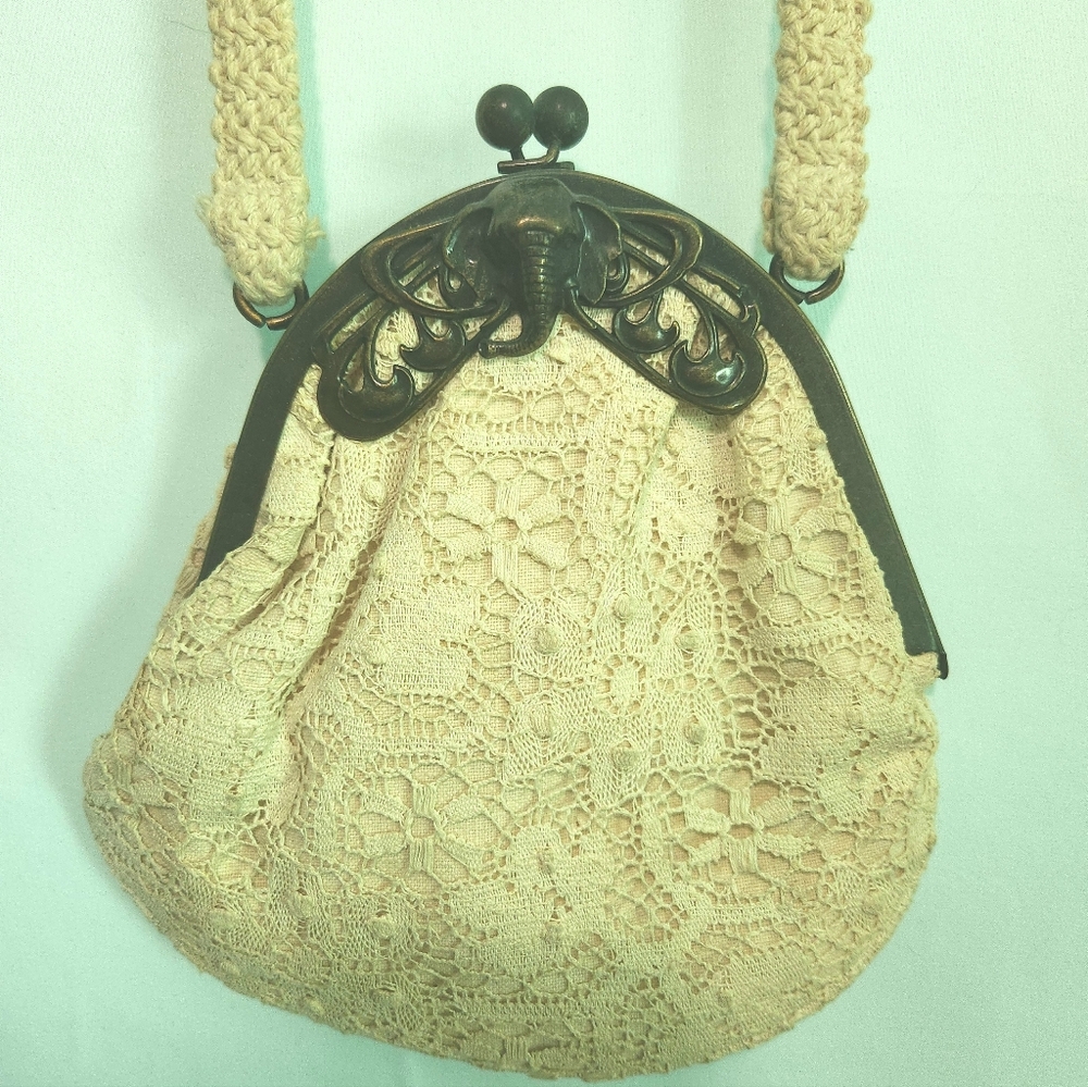 Vintage 70s Carpetbags of America Metal Elephant Snap Closure & Cream Lace Purse